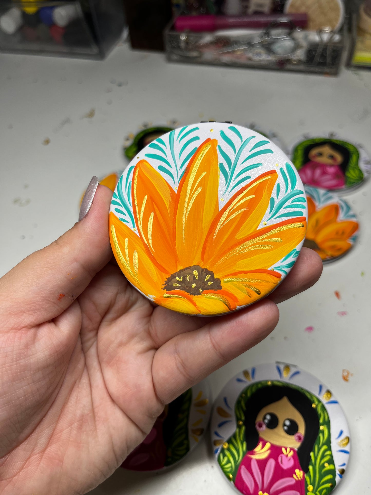 Girasol compact mirror