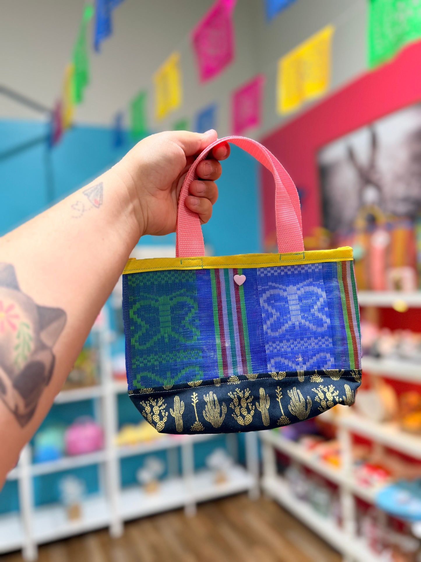 Mercadito makeup/handbag