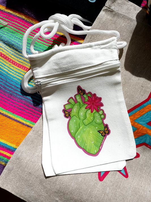 Corazón de nopal crossbody bag