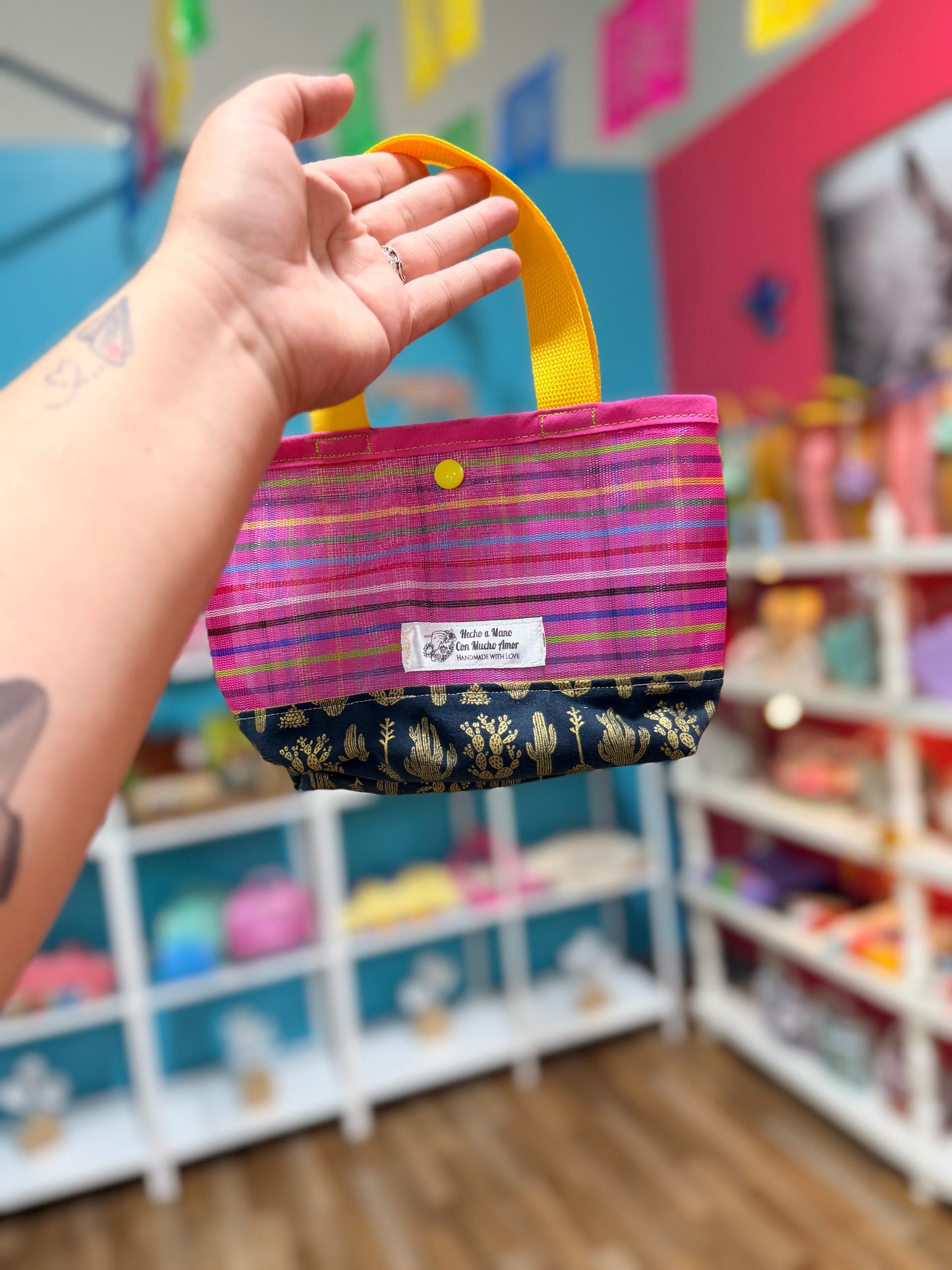 Mercadito makeup/handbag