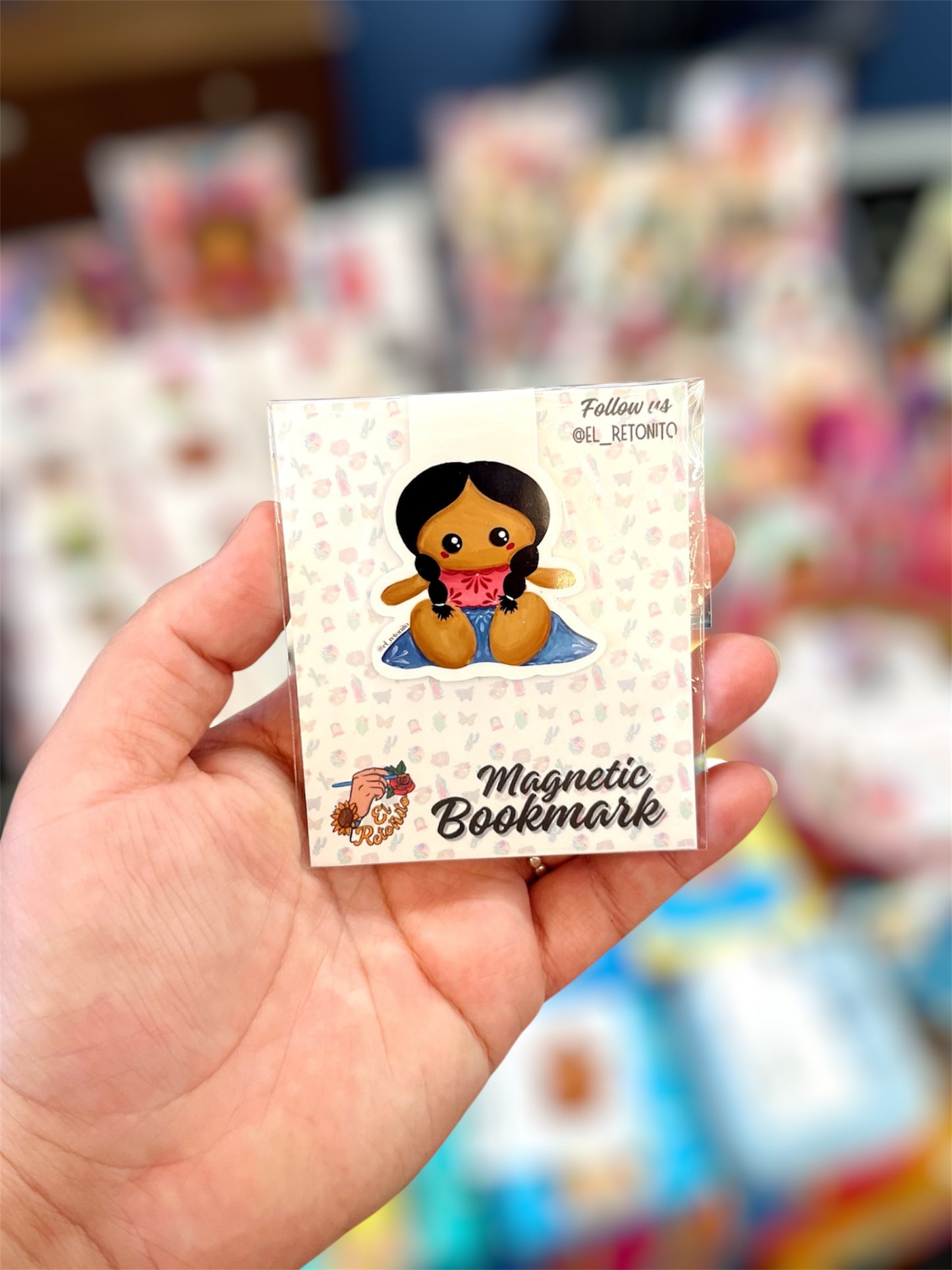 Muñequita magnetic bookmark