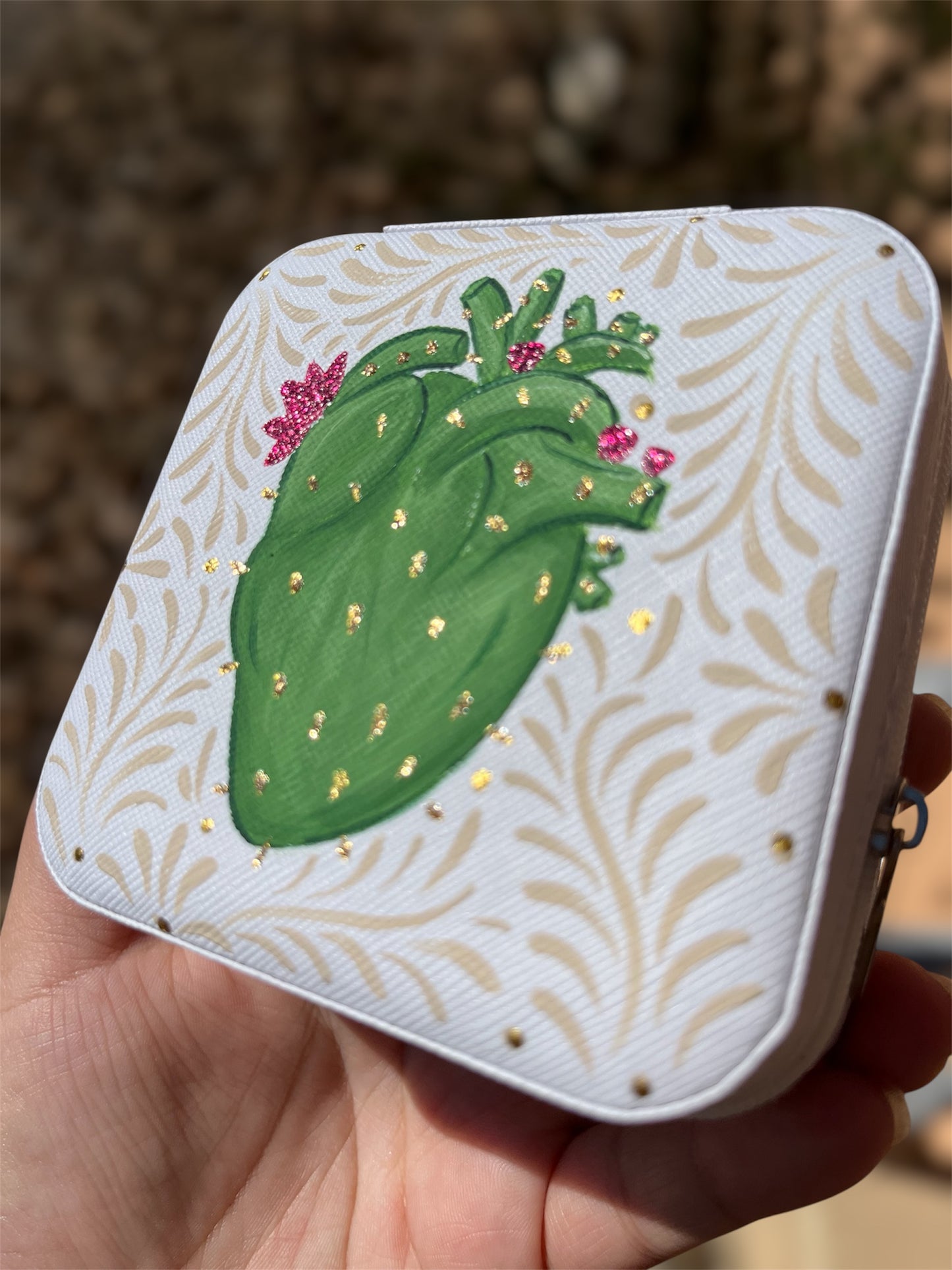 Corazón de nopal Jewelry Case